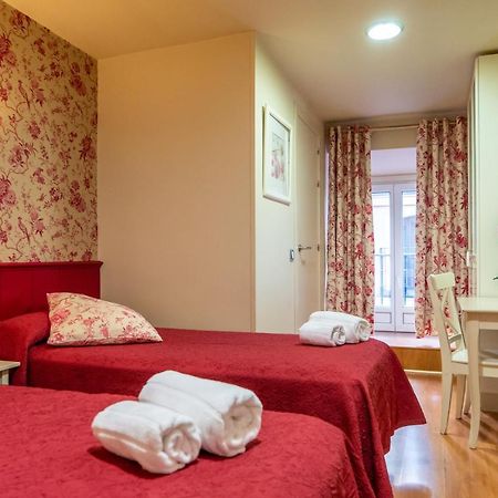 Hostal Matheu Madryt Zewnętrze zdjęcie