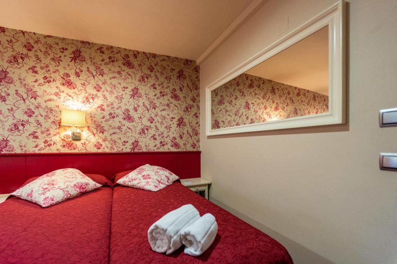 Hostal Matheu Madryt Zewnętrze zdjęcie