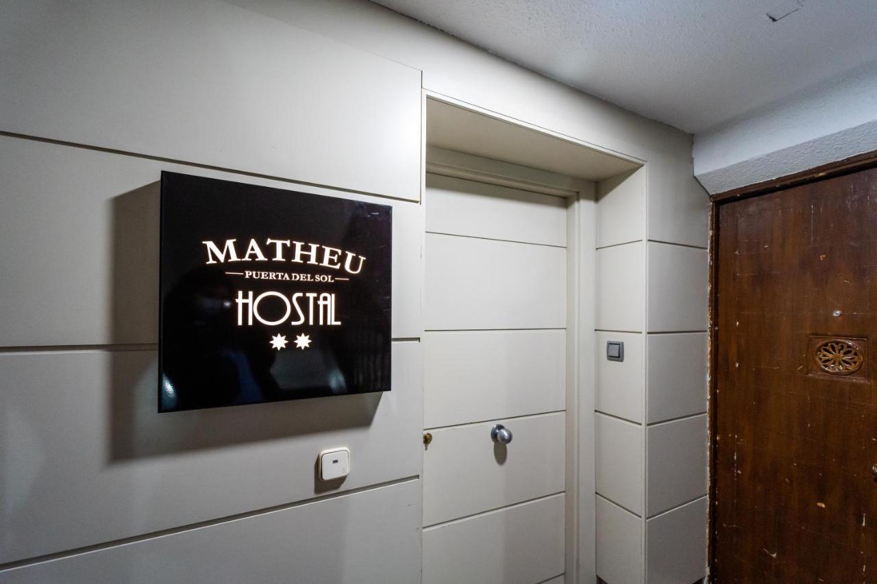 Hostal Matheu Madryt Zewnętrze zdjęcie