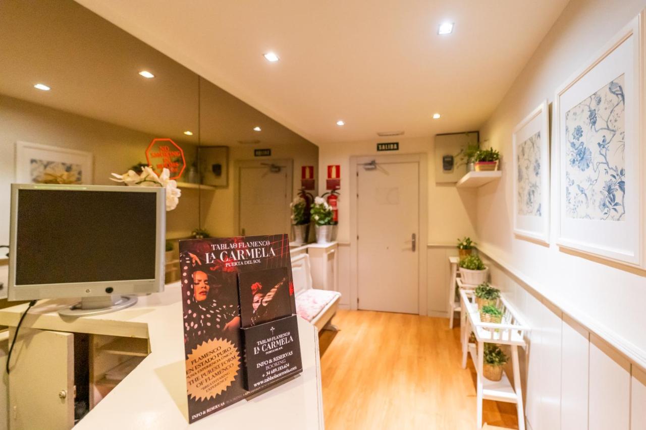 Hostal Matheu Madryt Zewnętrze zdjęcie