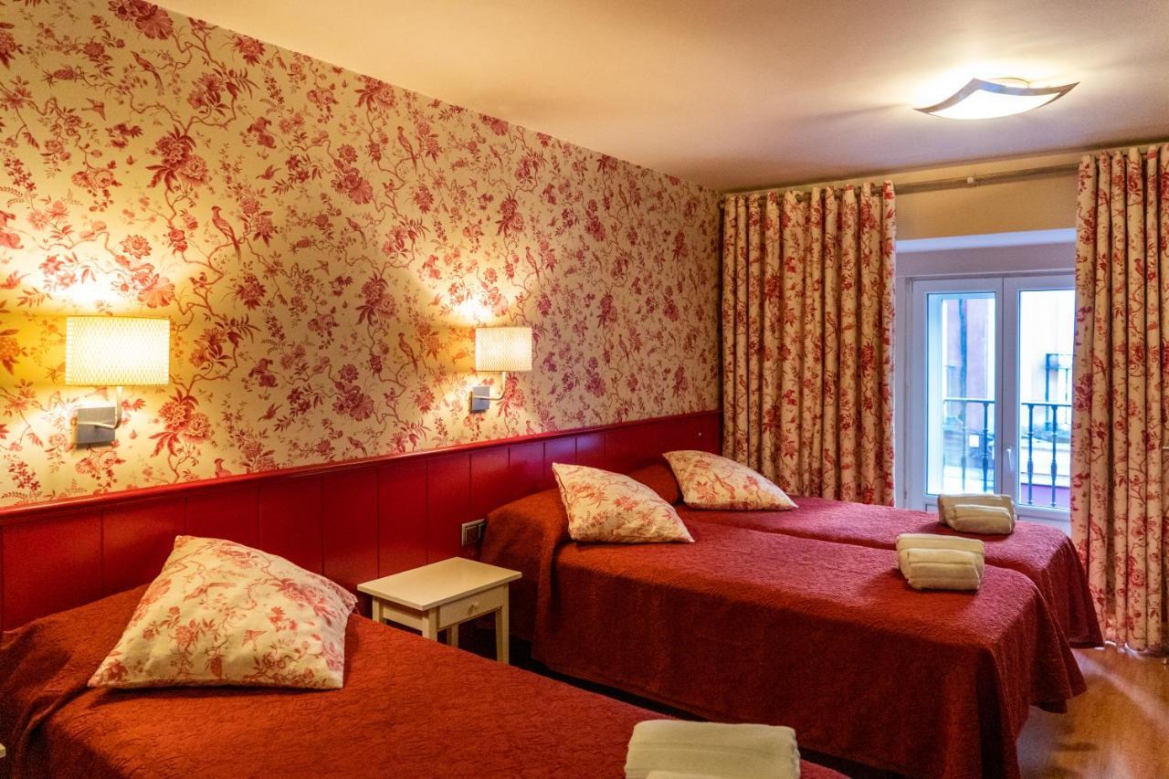 Hostal Matheu Madryt Zewnętrze zdjęcie