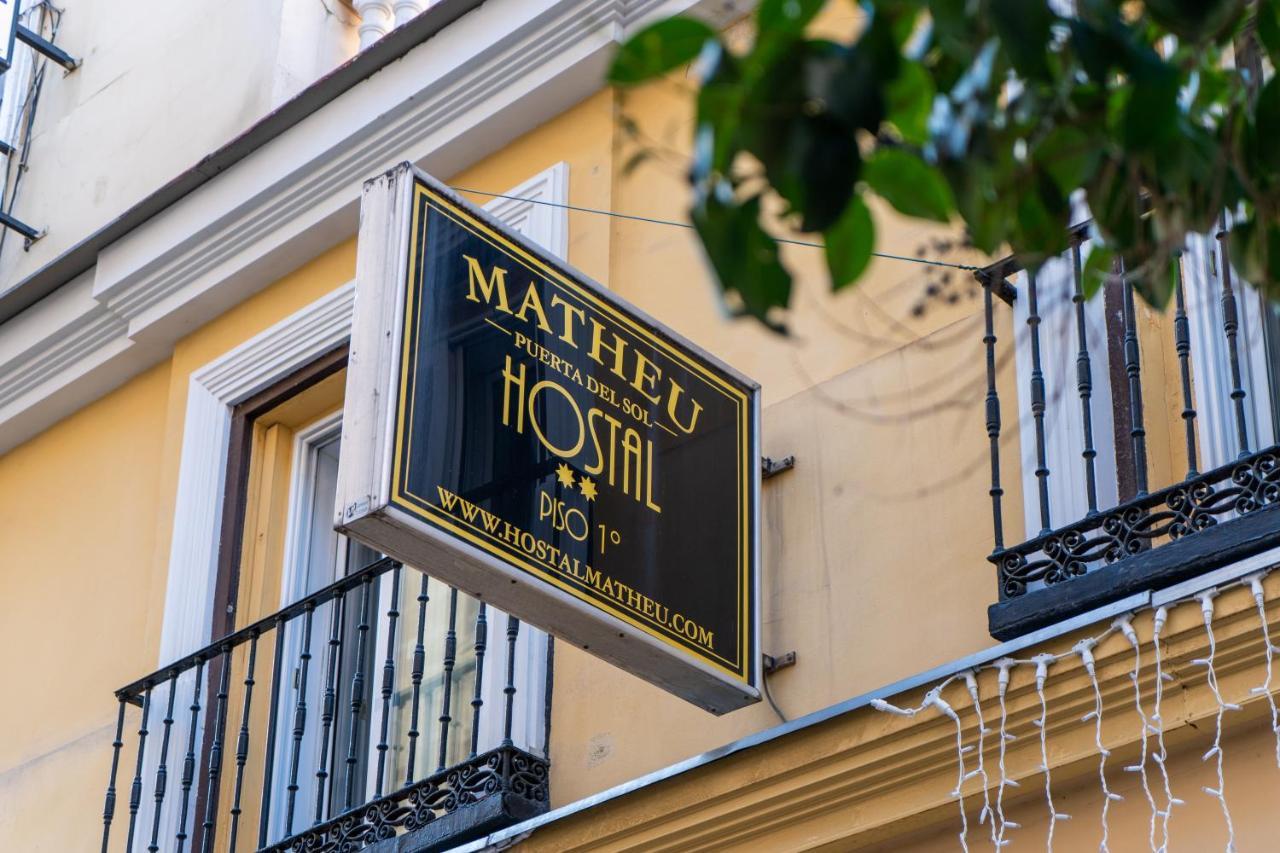 Hostal Matheu Madryt Zewnętrze zdjęcie