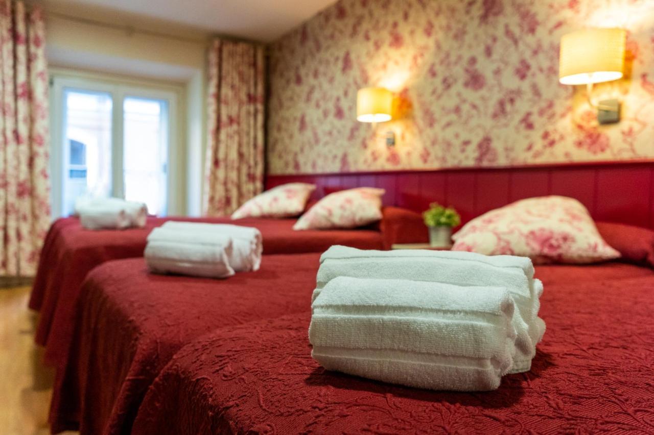 Hostal Matheu Madryt Zewnętrze zdjęcie