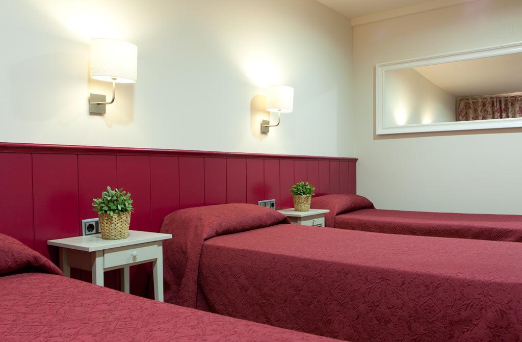 Hostal Matheu Madryt Zewnętrze zdjęcie