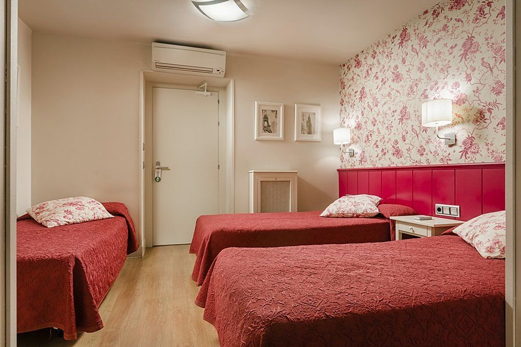 Hostal Matheu Madryt Zewnętrze zdjęcie