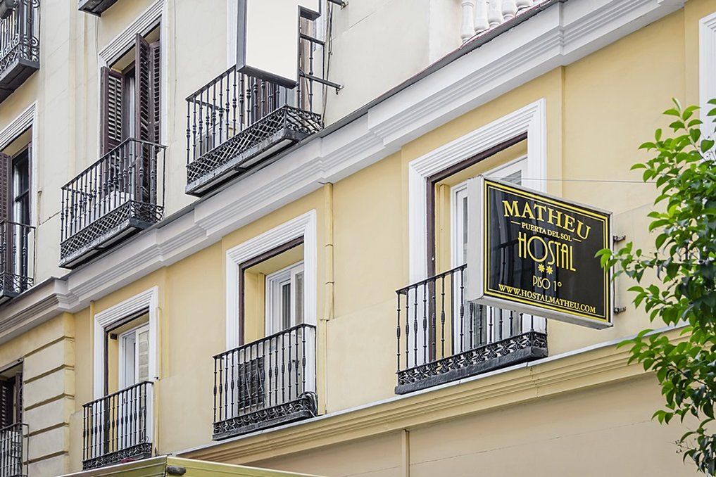 Hostal Matheu Madryt Zewnętrze zdjęcie